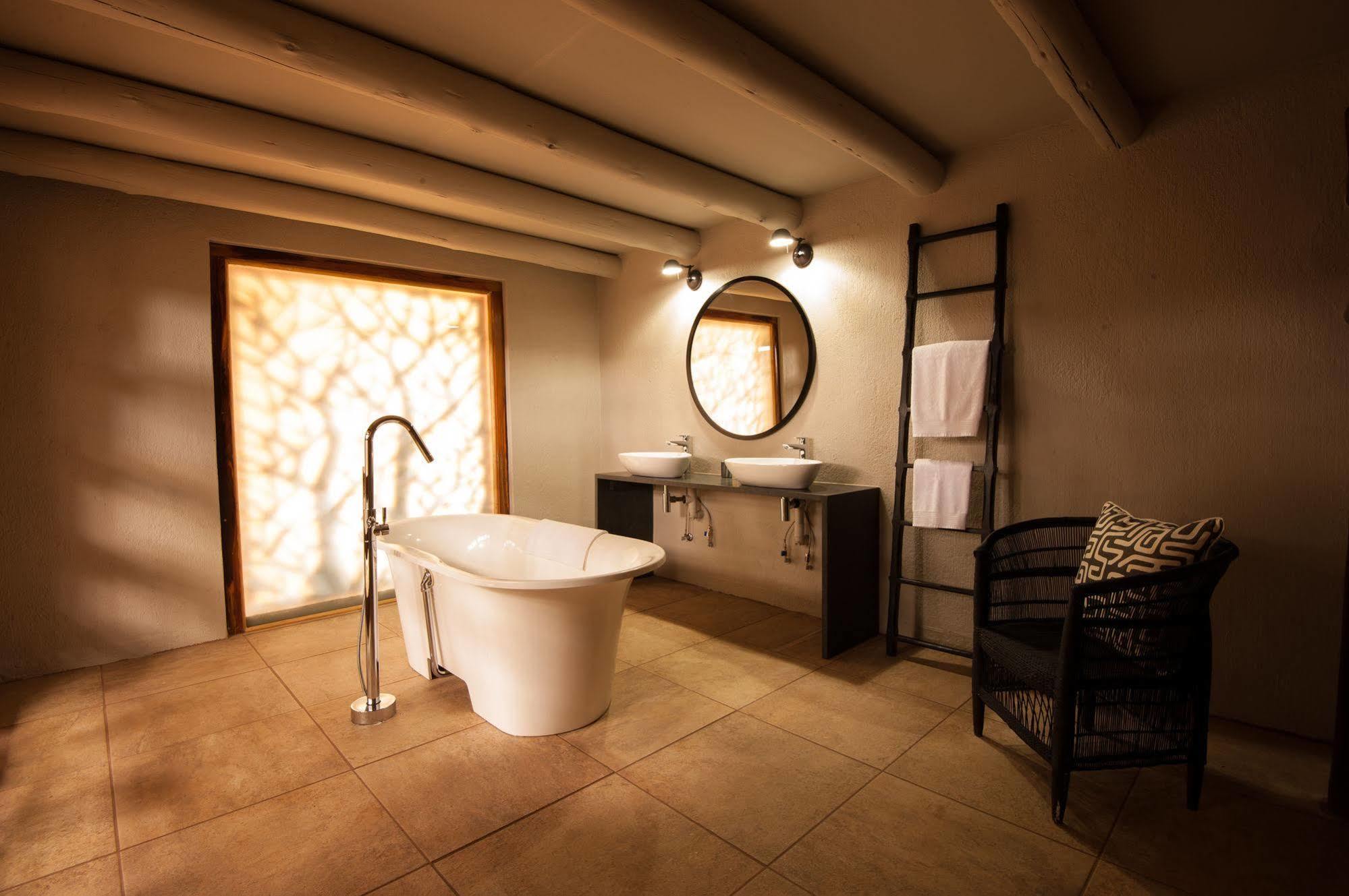 Indlovu River Lodge Karongwe Game Reserve Экстерьер фото